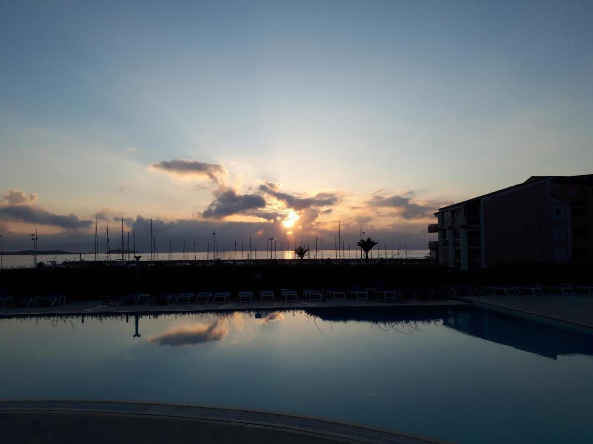 Magnifique Rez De Jardin & Piscine & Bord De Mer Apartman Six-Fours-les-Plages Kültér fotó